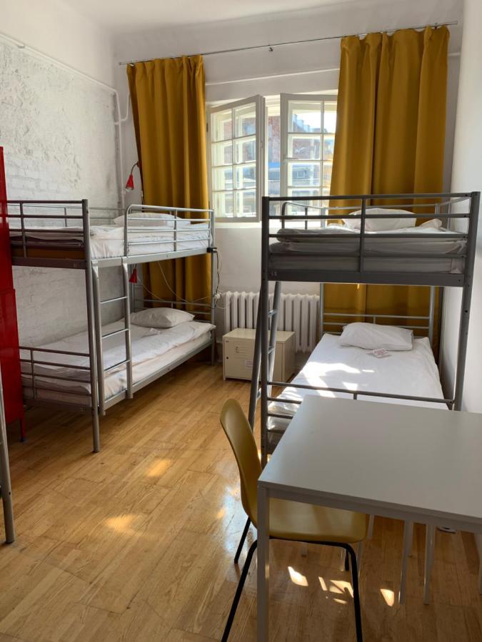 Nakvynės namai New World St Hostel And Private Room *