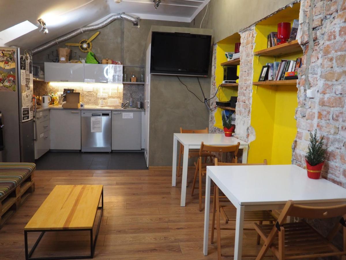 New World St Hostel And Private Room Nakvynės namai