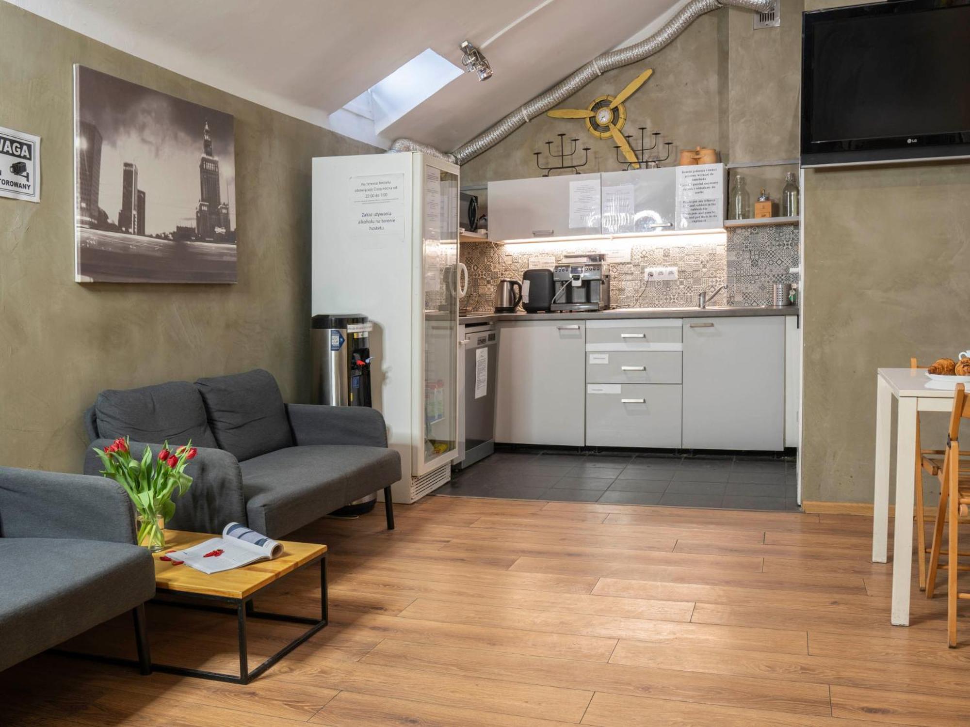 Nakvynės namai New World St Hostel And Private Room *