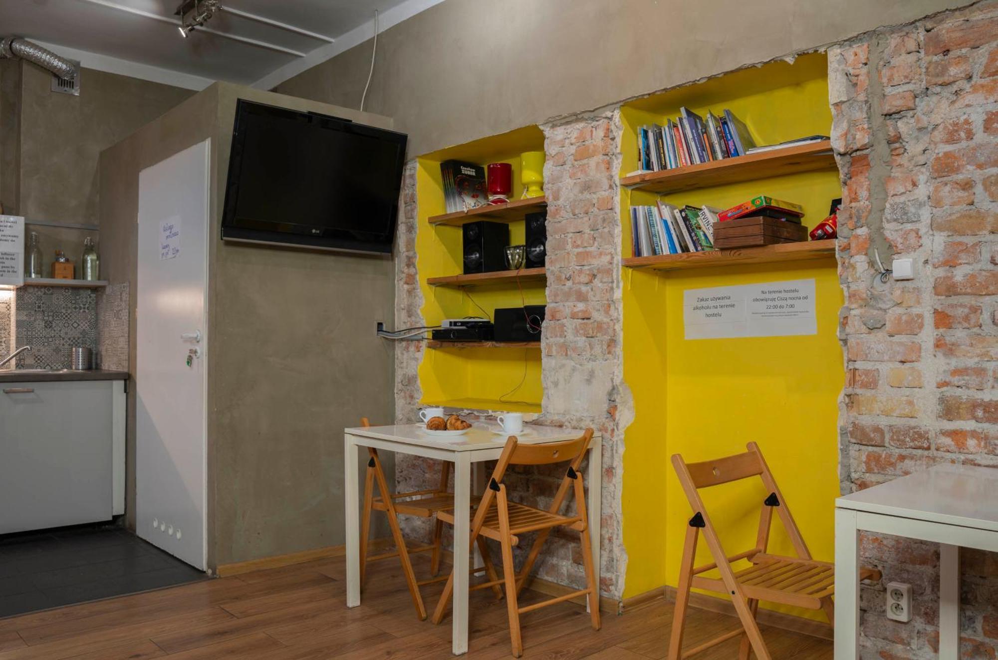 Nakvynės namai New World St Hostel And Private Room