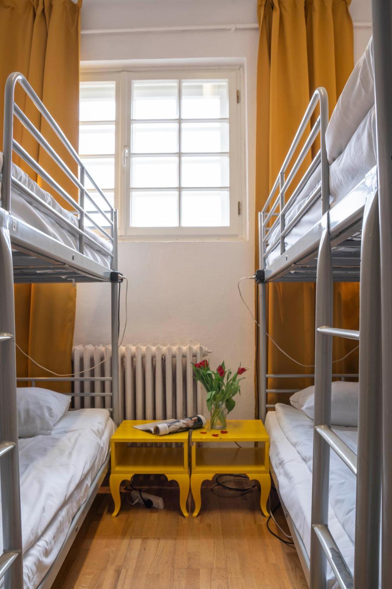 Nakvynės namai New World St Hostel And Private Room